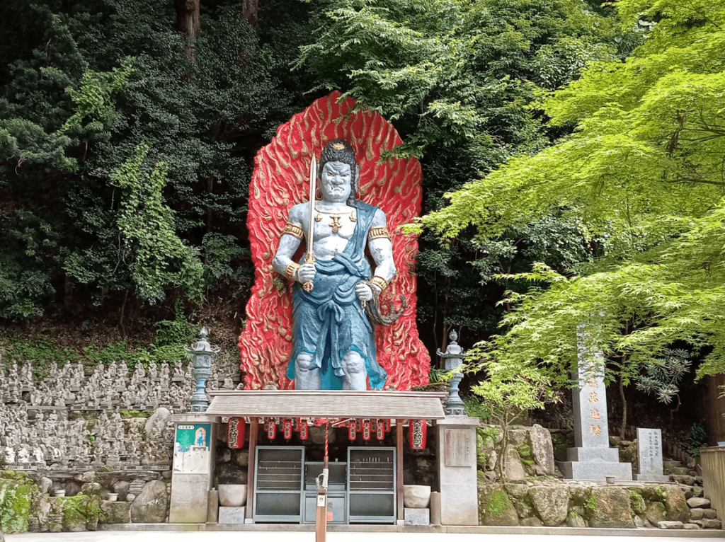 篠栗南蔵院に毎回行っても中々手に入らない！超レア幸せを呼ぶ黄色招き猫 篠栗南蔵院 開運・金運・商売繁盛 特別祈願済み 縁起物 御守り。 篠栗町の「南蔵院」を深掘りします！国内最大級の「涅槃像」や金運