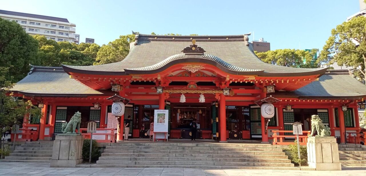 神戸【生田神社】縁結びや恋愛成就祈願で訪れたい日本最古のひとつといわれる神社!綺麗な切り絵御朱印もお楽しみ!│せつろぐ